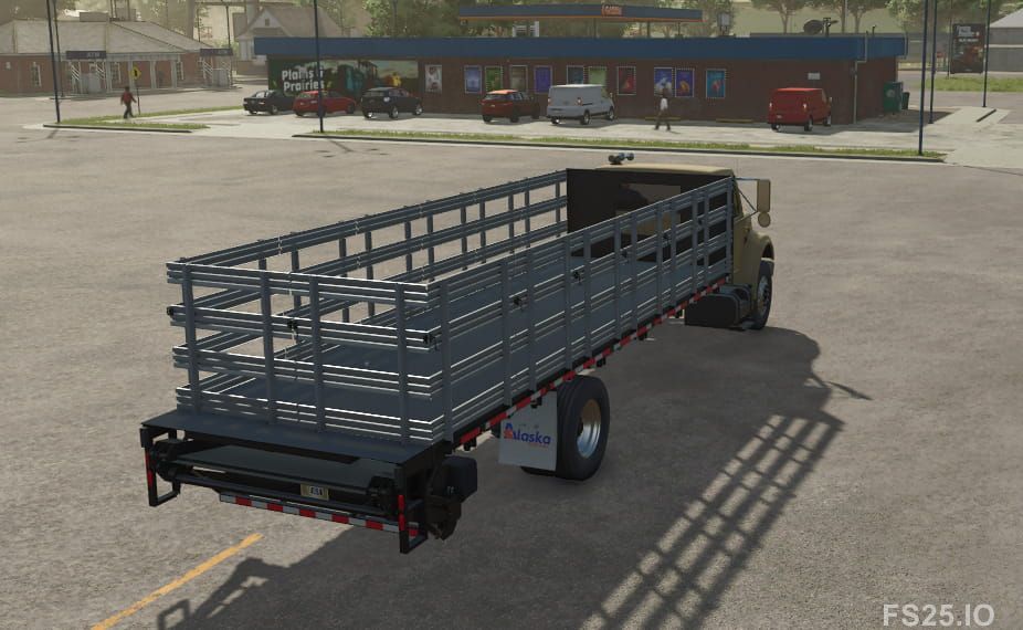 Photos of International 4900 Stakebed 4