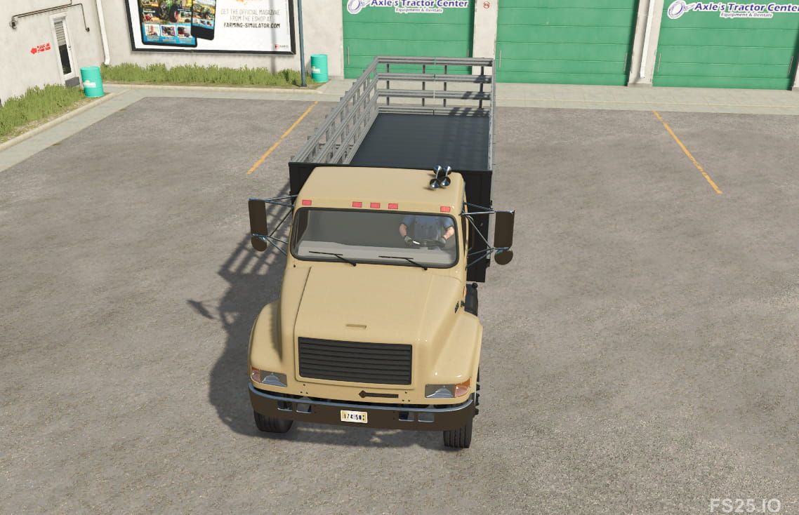 Photos of International 4900 Stakebed 1