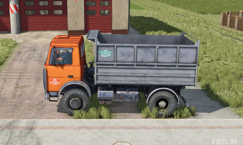 Photos of MAZ 5551 2