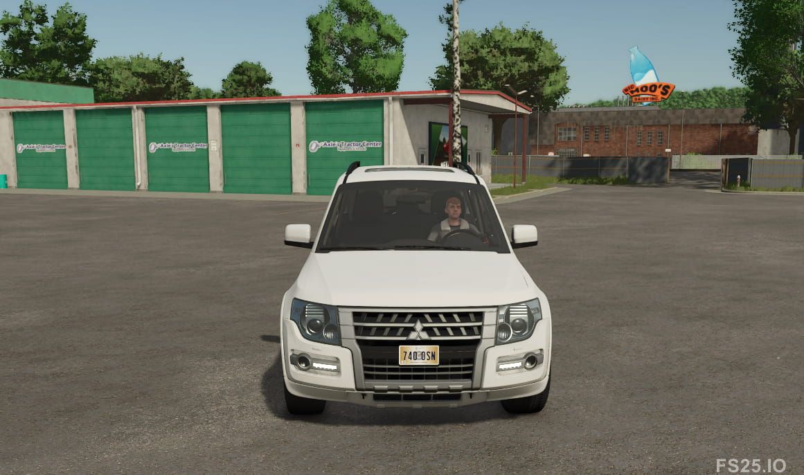 Photos of Mitsubishi Pajero 2015 3