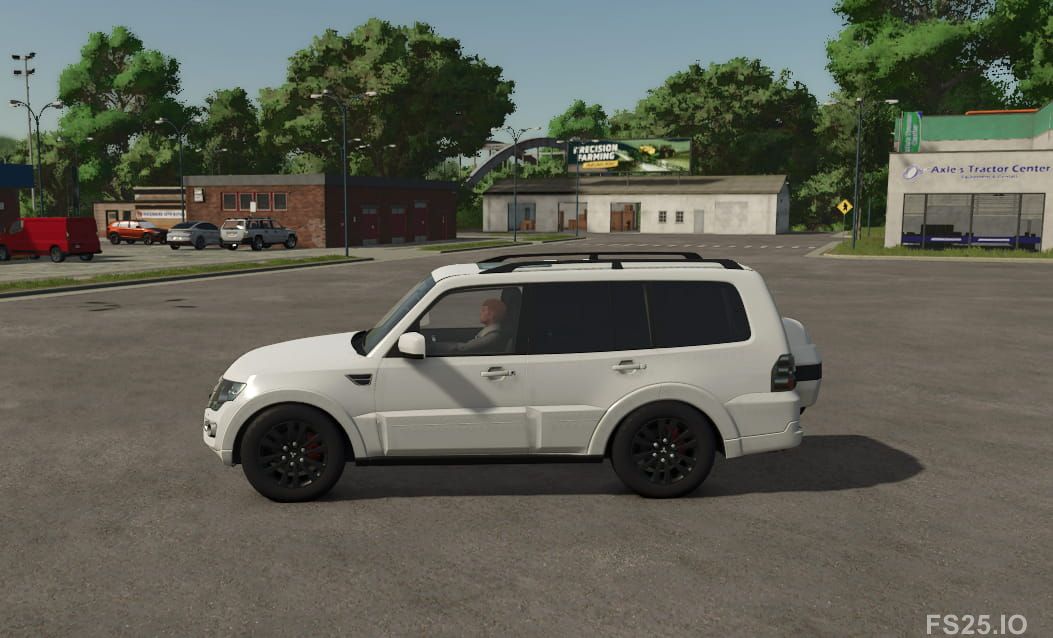 Photos of Mitsubishi Pajero 2015 4